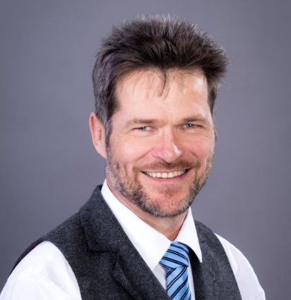 Johannes Strümpfel einstimmig zum neuen Vorstandsvorsitzenden gewählt Johannes Strümpfel einstimmig zum neuen Vorstandsvorsitzenden gewählt